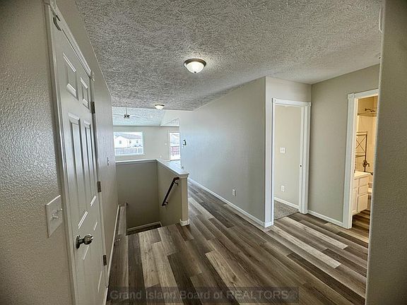 2nd image of 903 E Avenue Pl