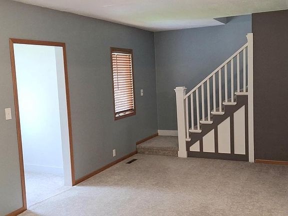 3rd image of 131 E Burnett STREET