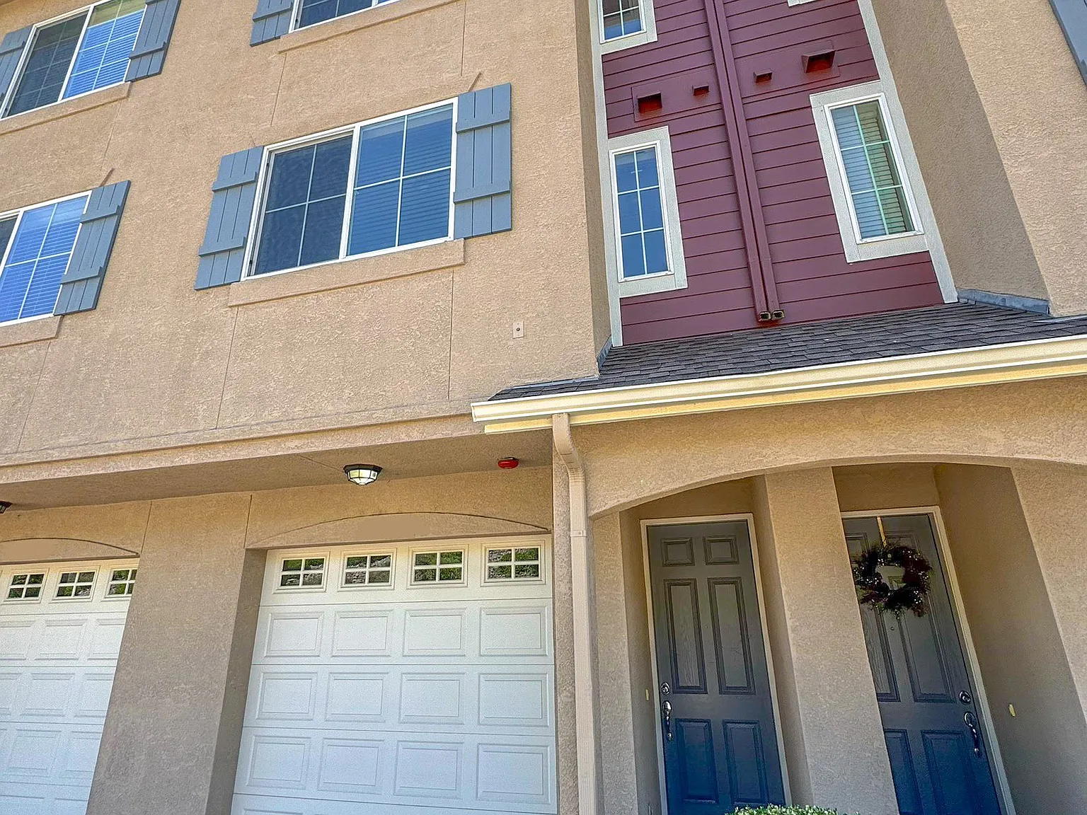 2 bed, 2.5 bath, 1476 sqft, $3,050 — Photo 2