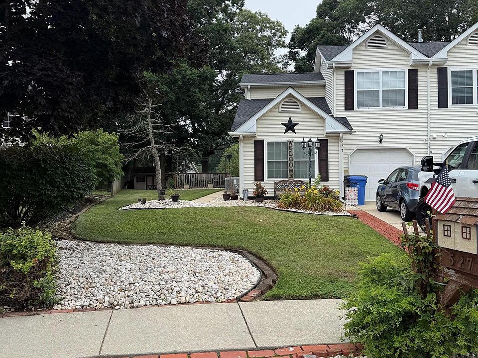 1st image of 527 Dover Cir