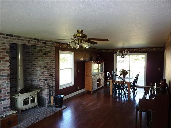4th image of 667 Almond Ave