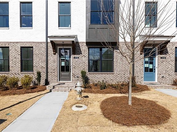 Gorgeous home in a great location close to the poolPictures represent a previously built home not th
