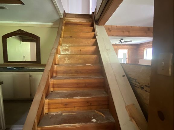 11th image of 140 Bellview Rd
