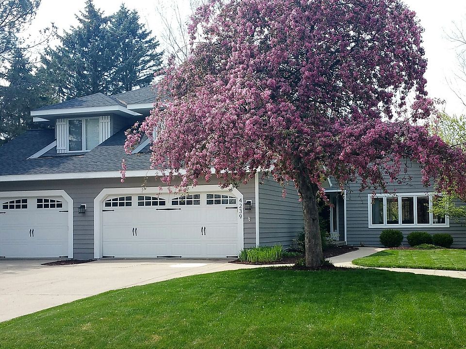 1st image of 4239 Sandridge Dr