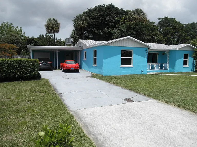 431 Virginia Dr — Photo 2