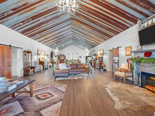 1236 Fairview Rd, Winfield, AL 35594