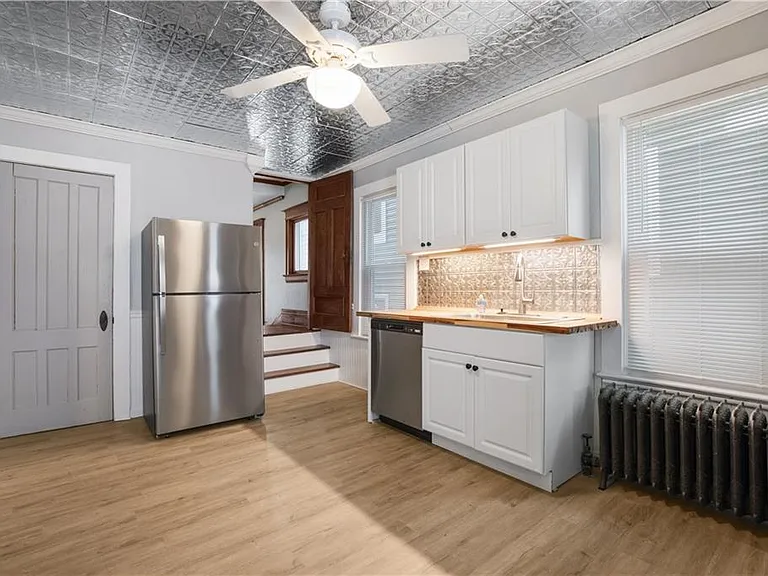 37 Niagara St — Photo 12