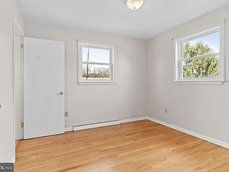 213 Sunset Dr — Photo 10