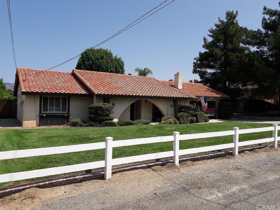 1st image of 41912 Crest Dr