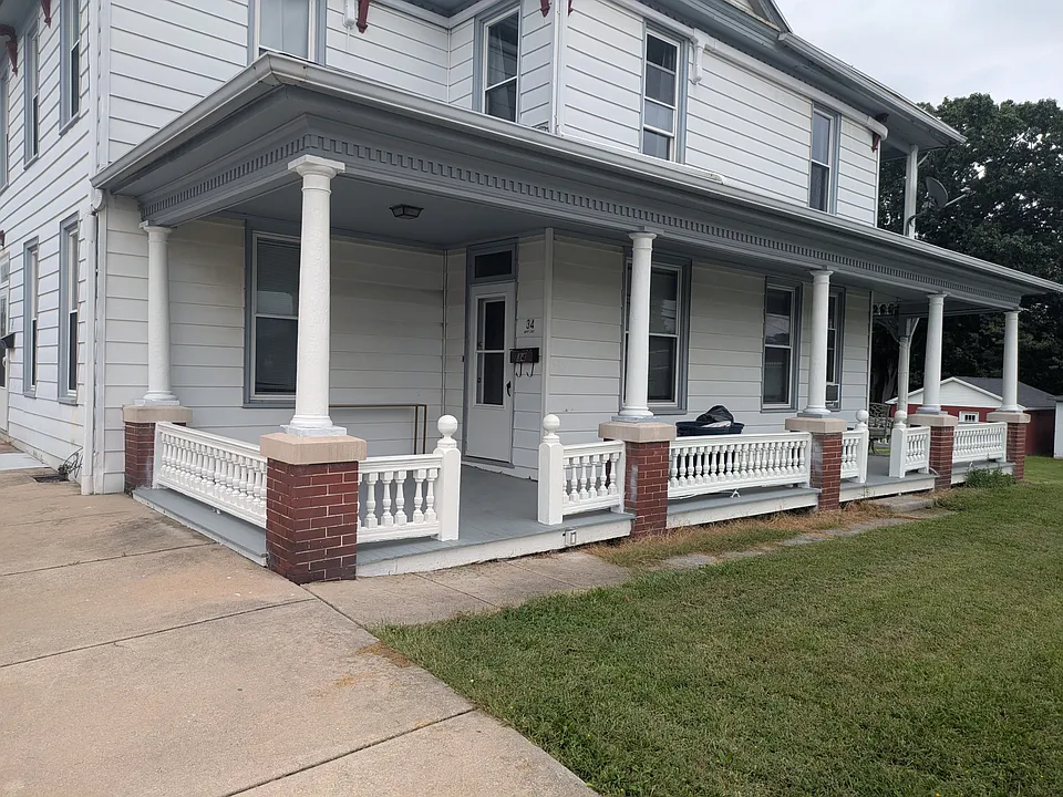 34 E Washington St #101