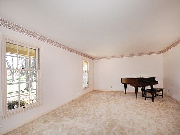 3rd image of 7268 Steinmeier Dr