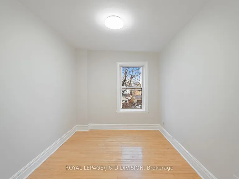 1132A Dovercourt Rd — Photo 18
