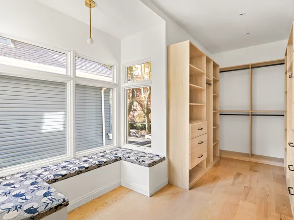 453 Stratford Road image 15 of 28