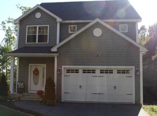 8 Bjorklund Ave, Worcester, MA 01605