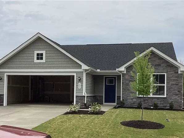 203 Martha Washington Pkwy, Williamsburg, VA 23185