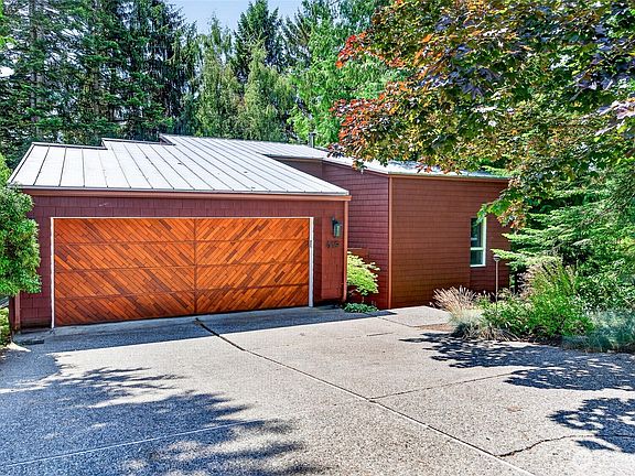 2nd image of 419 Fishtrap Way