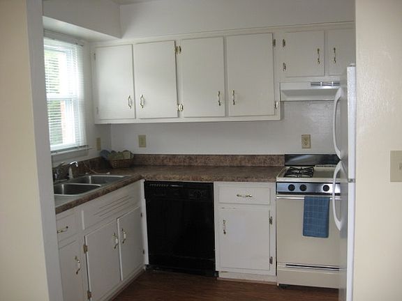 2nd image of 4112 Queenswood Dr APT C