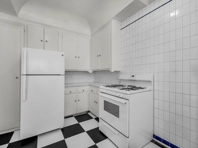 614 Midvale Ave #0, Los Angeles, CA, 90024
