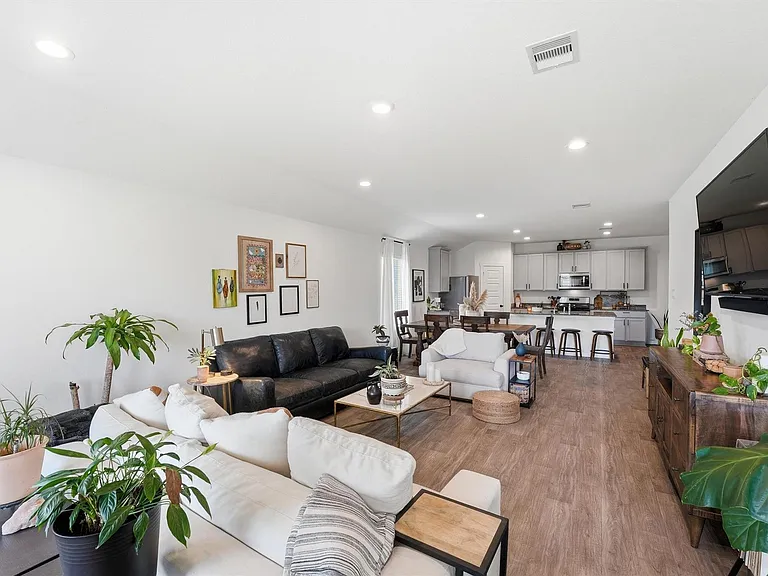 3815 Haydon Ridge Ln — Photo 9