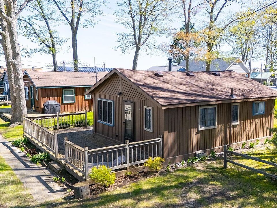 1st image of 3974 W Houghton Lake Dr #7