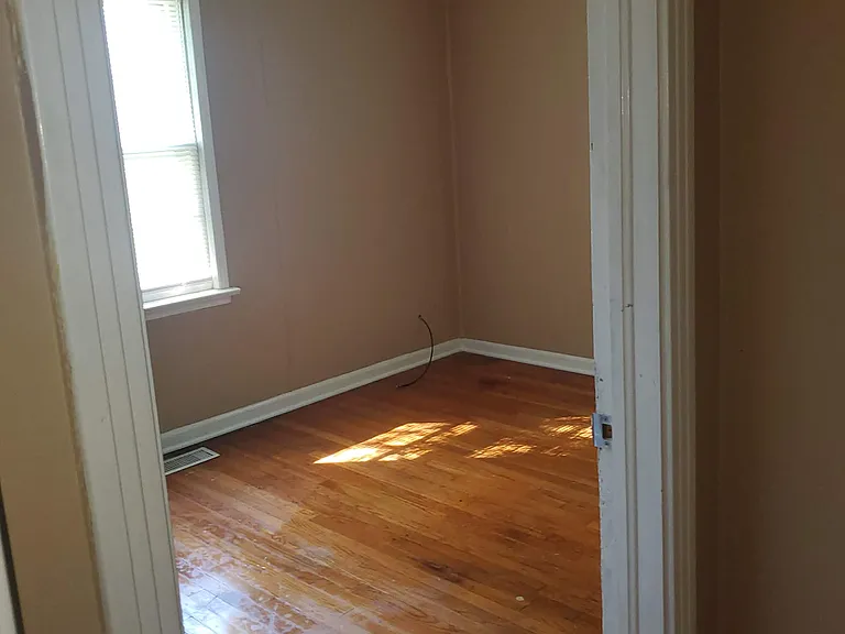 90 Central Ave — Photo 11