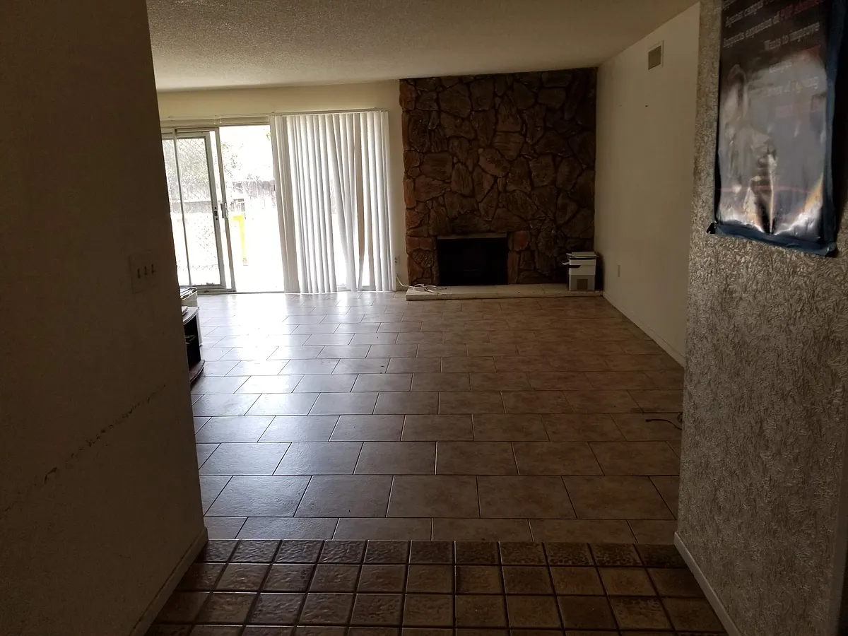 Building Photo - 345 Maravilla Dr
