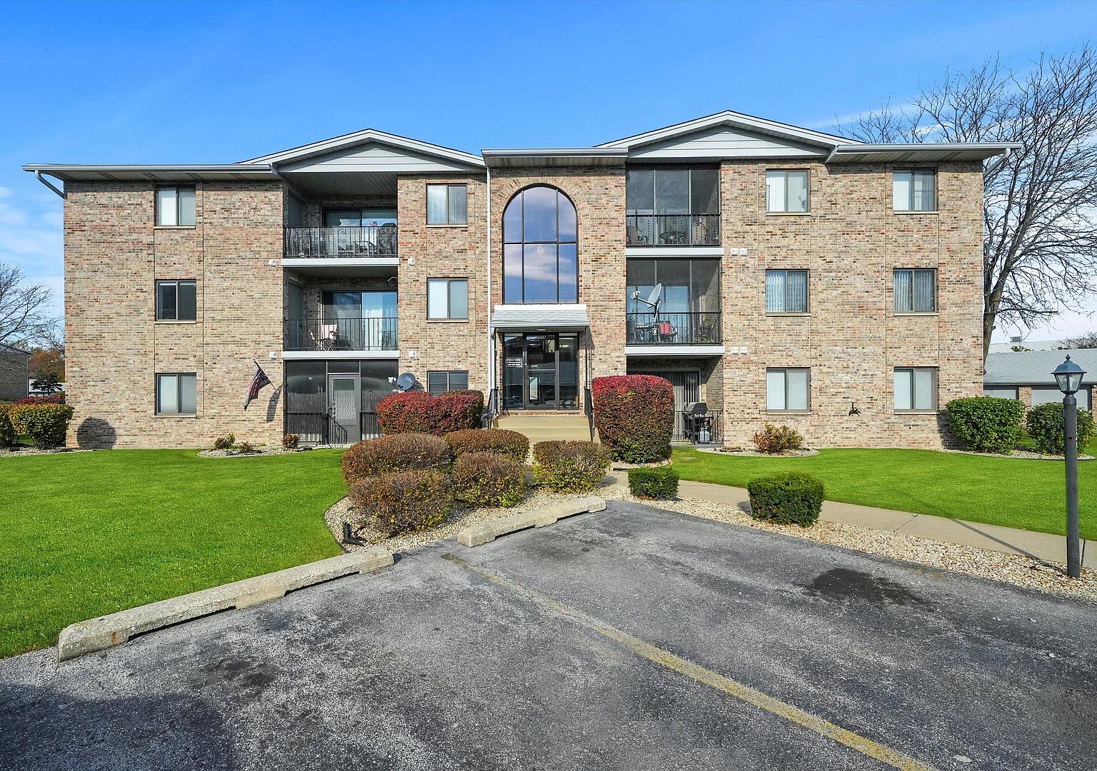 13240 W Circle Drive Pkwy APT 303, Crestwood, IL 60418 Zillow