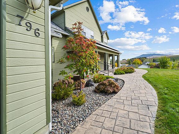 3rd image of 796 Panorama Dr