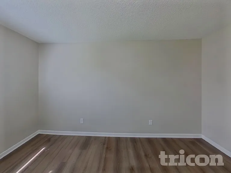 1444 Willow Creek Ln — Photo 12