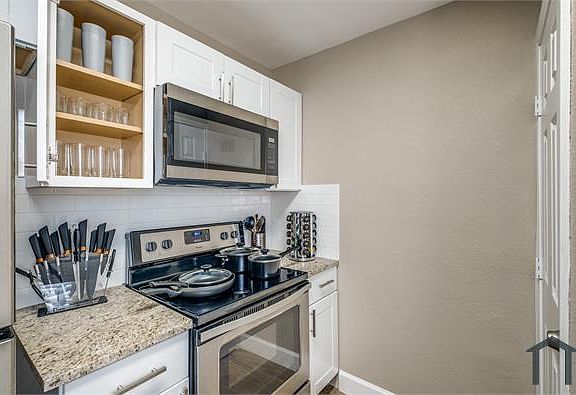2nd image of 306 Otter Dr