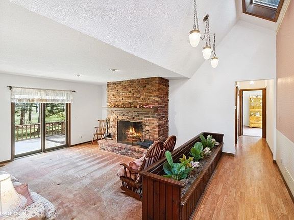 4th image of 731 Lake Ave