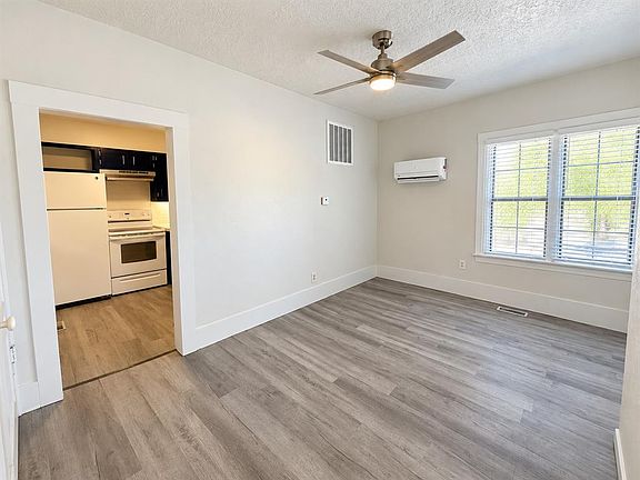 5th image of 808 E Apache St