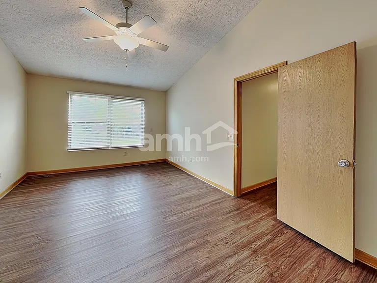 7624 Harbour Town Dr — Photo 10