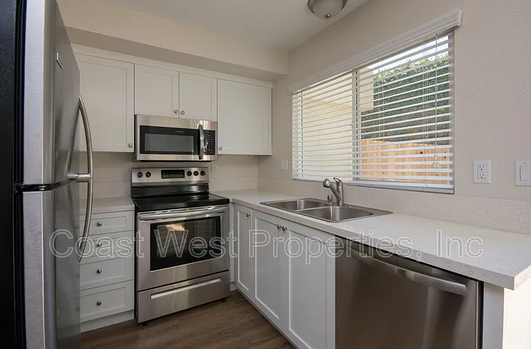 120 Phoebe St #2 — Photo 5