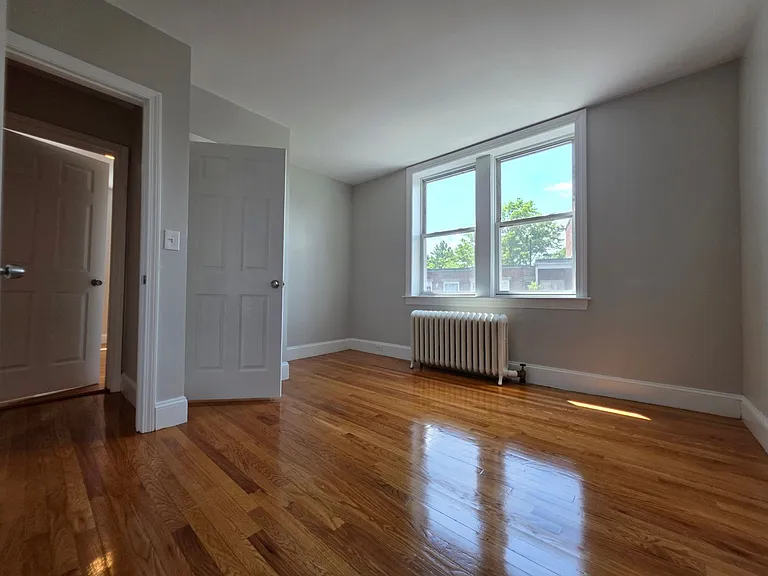85 Egmont St #2 — Photo 15