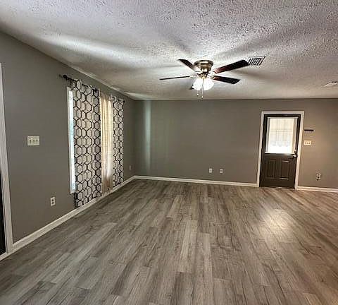 3rd image of 45025 MAHONEY Street