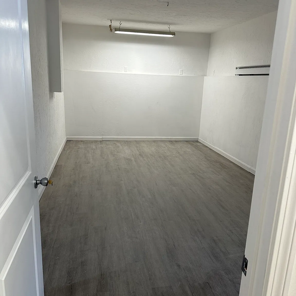 2 bed, 1.0 bath, 3000 sqft, $2,200 — Photo 3