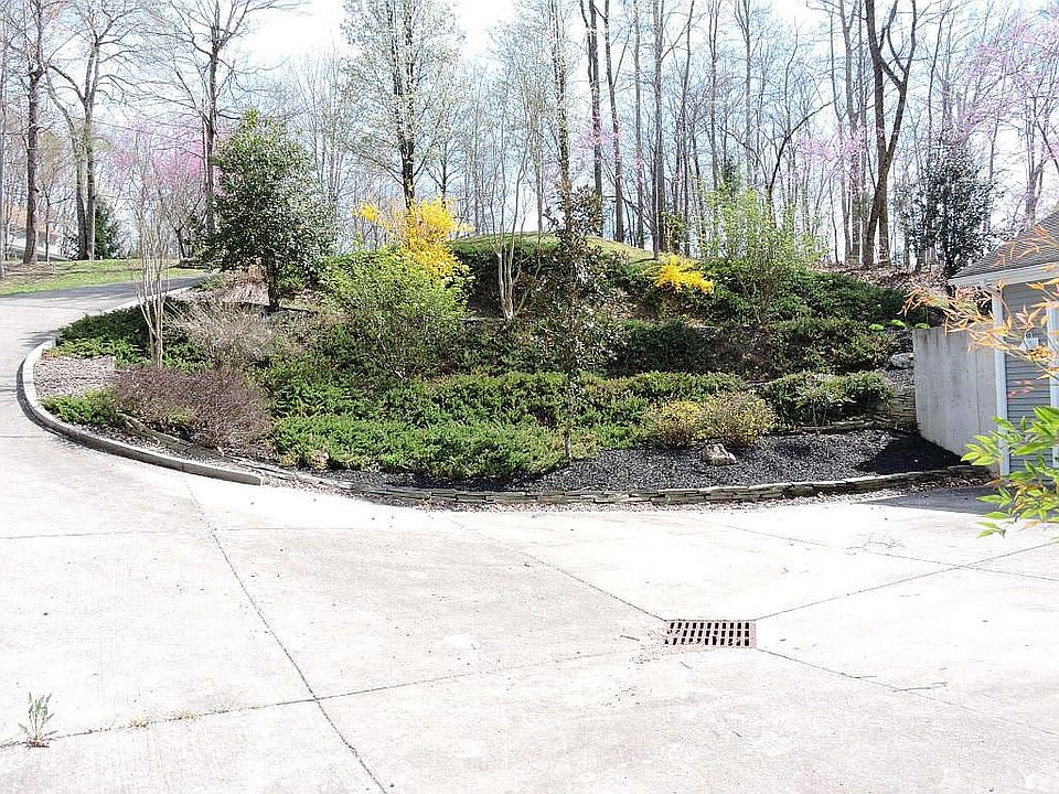 2nd image of 1443 Cove Pointe Rd