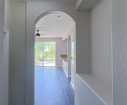 5th image of 264 Lake Monterey Cir