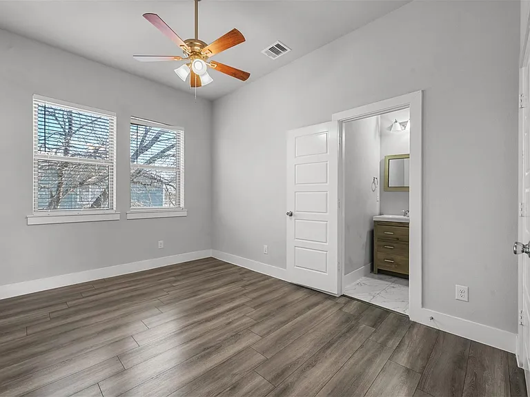 204 N Getzendaner Ave — Photo 9
