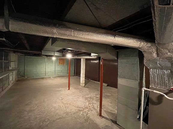 2nd image of 409 Litchfield St