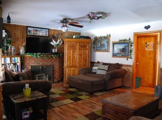 203 S Summit Ave, Newcastle, WY 82701