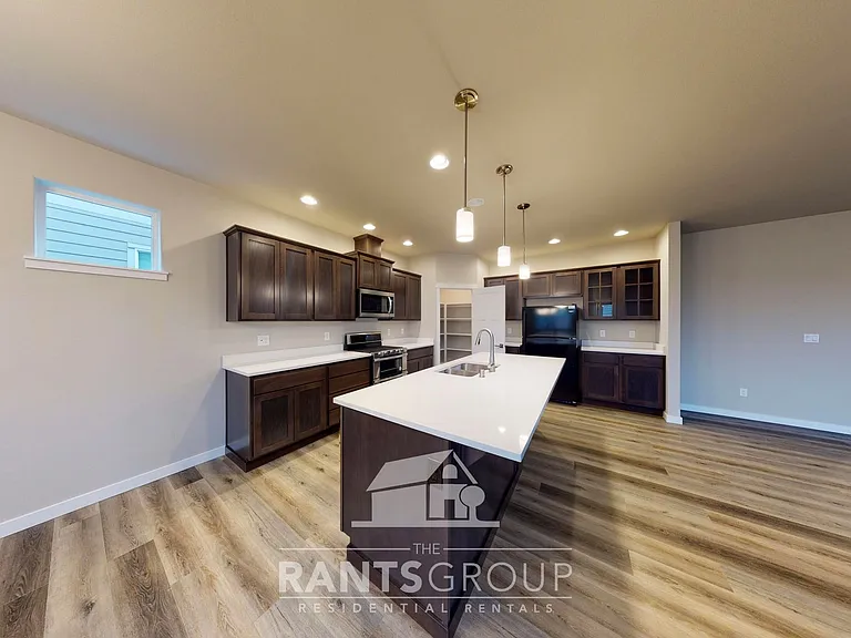 3401 64th Ln SW — Photo 2