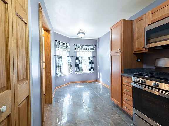 3rd image of 754 Savannah Ln