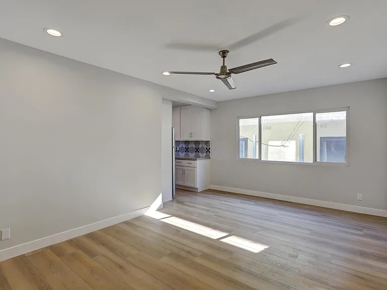 644 Pier Ave #2 — Photo 4