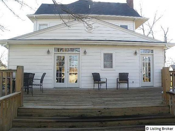 3rd image of 162 W Broadway St