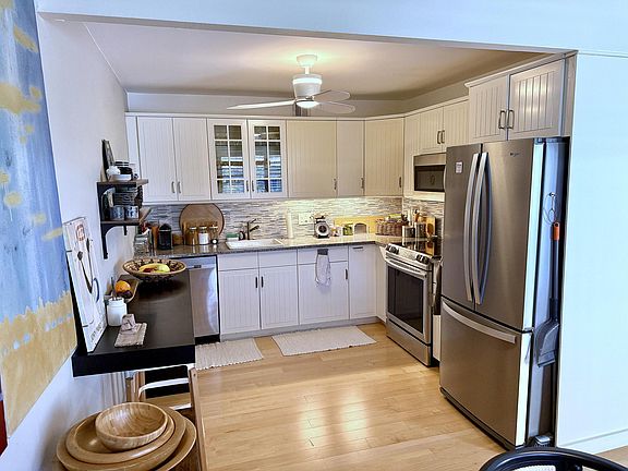4th image of 3032 Oakridge D