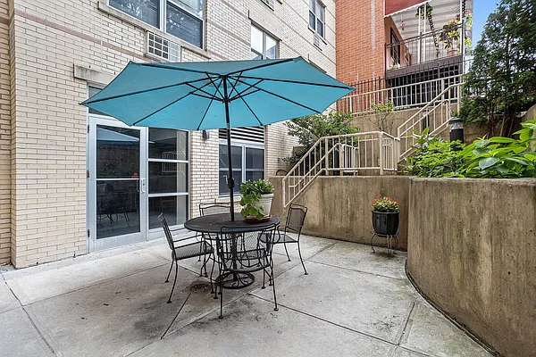Sold by Charles Rutenberg Realty, Inc. | media 21