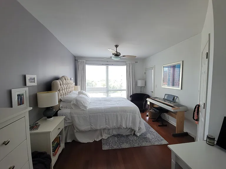275 13th St NE #1107 — Photo 6