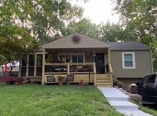 5341 Flint St, Shawnee, KS 66203